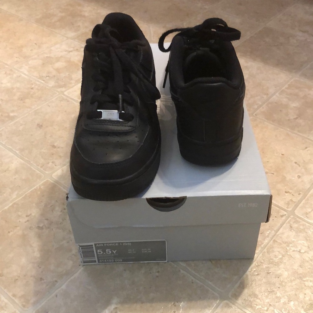 Nike Air Force 1 (Grade School) Size 5.5